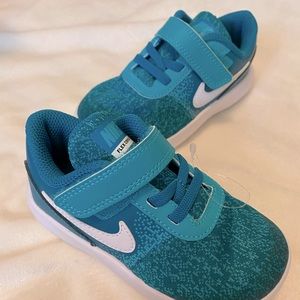Nike toddler size 8 Flex Connect sneakers NWOT